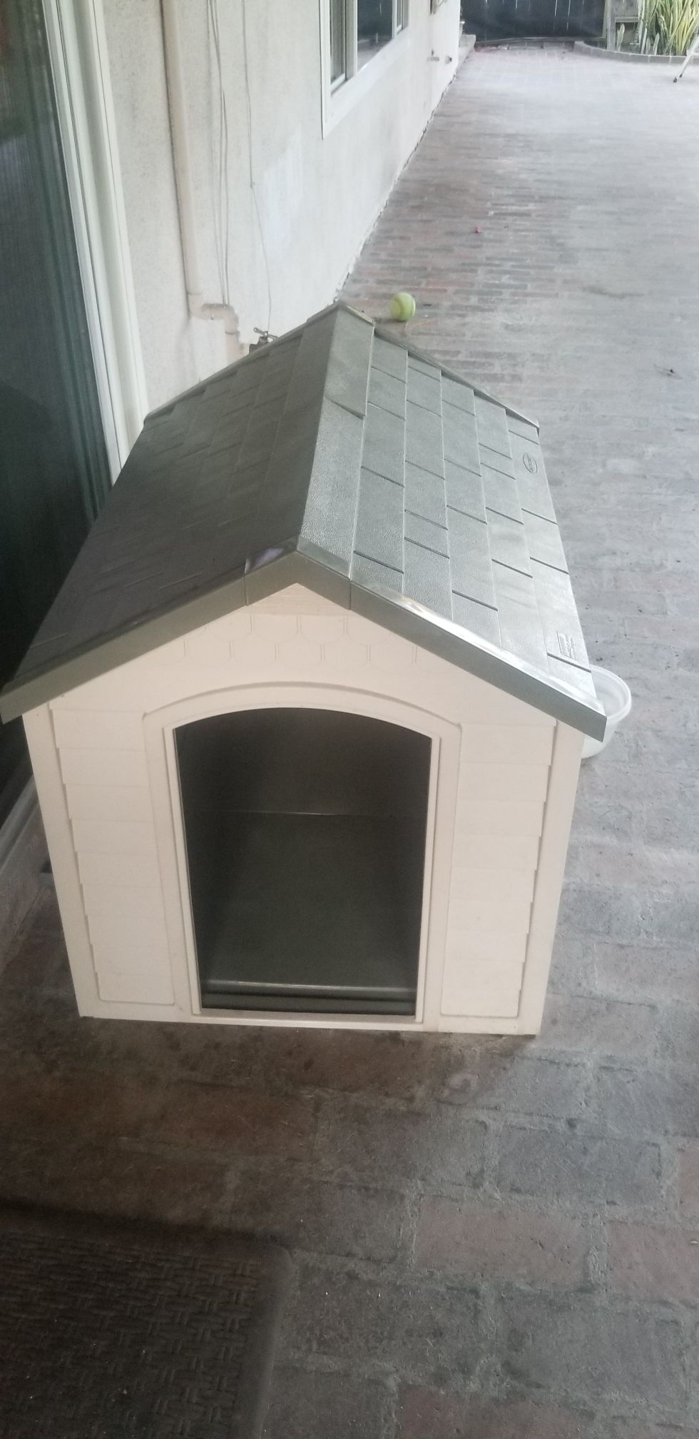 Dog house $25