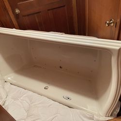 Jacuzzi Bath Tub Acrylic By Toto