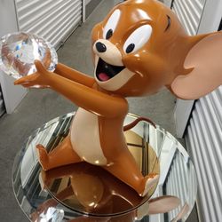 Statue Life Size Tom And Jerry Mouse Almost 2F Tall Very Nice Not Heavy Material Not plastic Make An Offer 