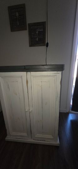 Mariella White Fold Out Bar