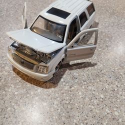 Jada Toys Dub City 2002 Cadillac Escalade 1/24 Diecast