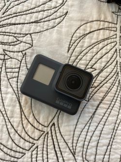 Go Pro Hero 5 black - like new!!!