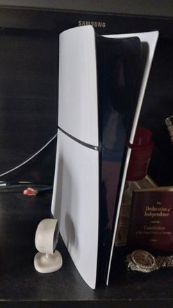 Ps5 With 1 Controller W/ 2 Games