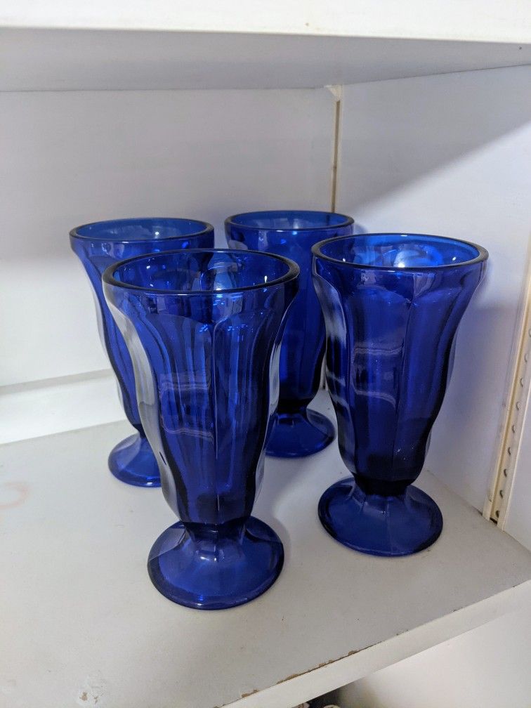 Set Of 4 Vintage Cobalt Blue Anchor Hocking Glasses