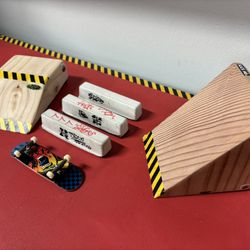 Tech Deck Board Fingerboard Concrete Curbs Wood Kickers 