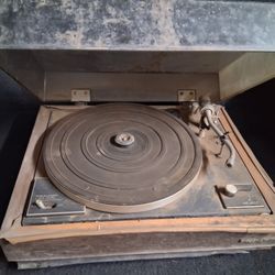 Realistic LAB-300 Vintage Turntable NOT WORKING 