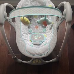 Ingenuity 5-Speed Portable Baby Swing with Music, Nature Sounds & Battery-Saving Technology - Hugs & Hoots, Swing 