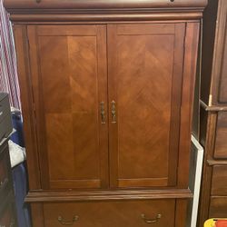 Armoire/ Entertainment Center 