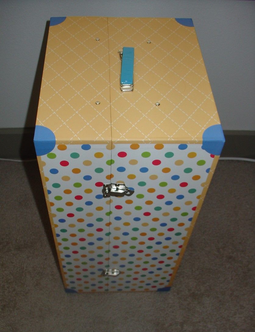 American GIRL POLKA DOT TRUNK CLOSET DOLL CASE TRAVEL CHEST