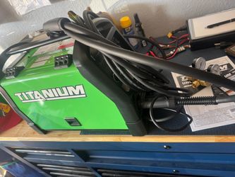 Titanium 200 MIG Welder Tig Stick welder 120/240 volt brand new never used