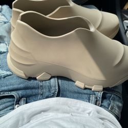 Givenchy monumental mallow
