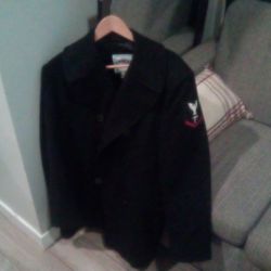 GENUINE NAVY PEA COAT SIZE 40L