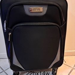 Carry On Luggage Like New 