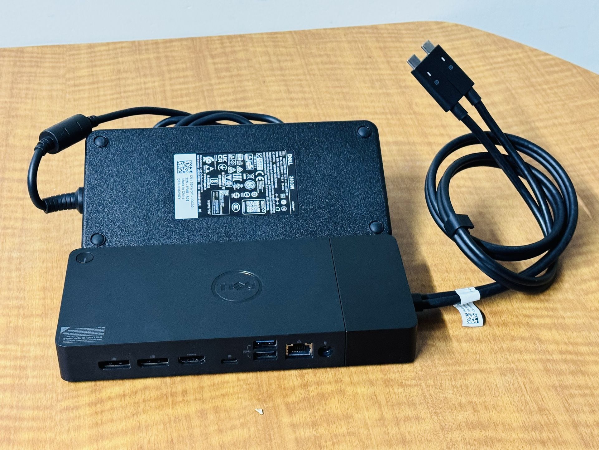 DELL WD19DCS DUAL USB-C CABLES DOCKING STATION WITH 240W POWER ADAPTER