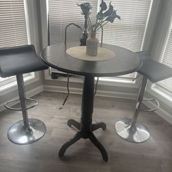 Nice like new bar table and chairs
