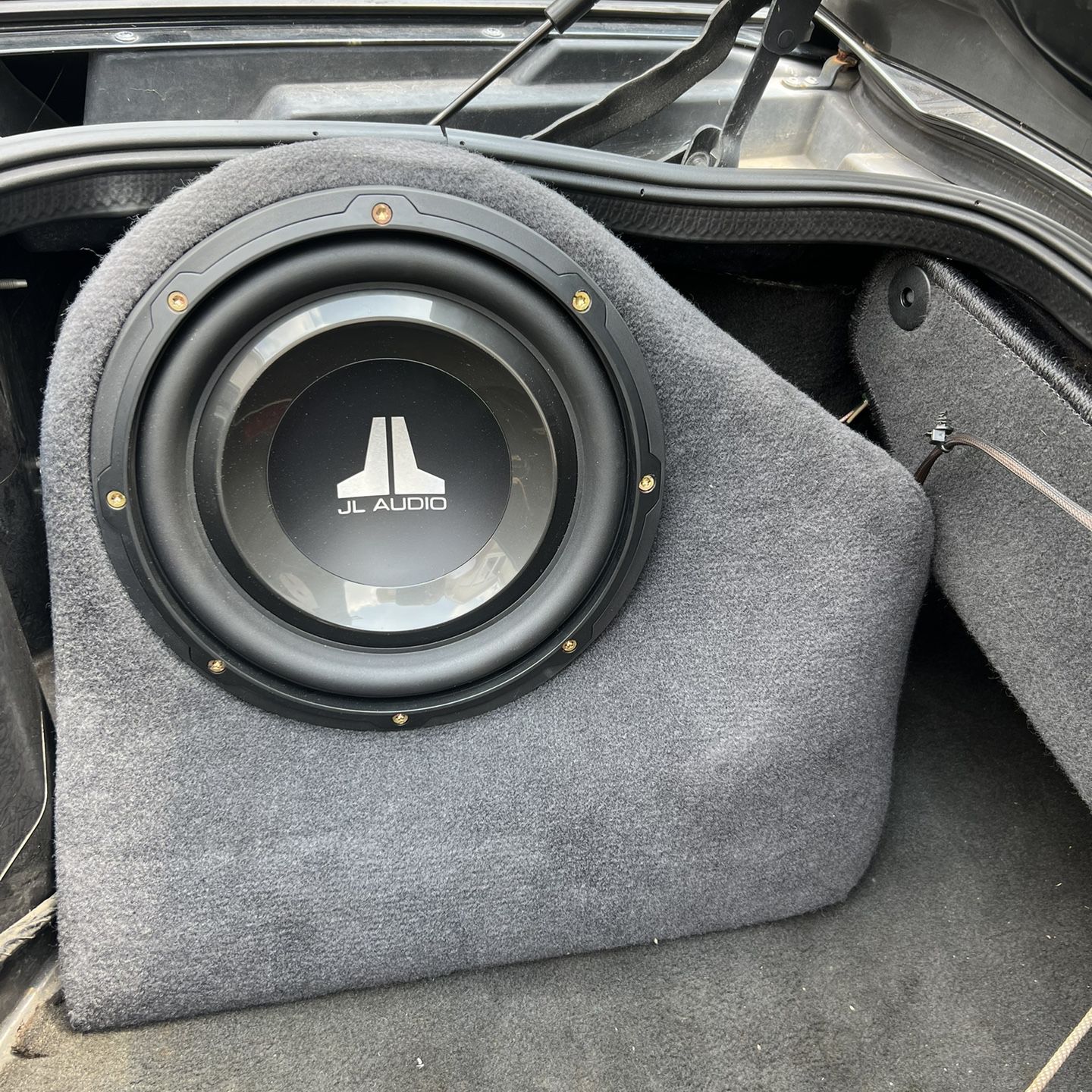 C6 Corvette 10 Inch Speaker Box 