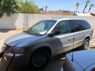 Chrysler town country 01