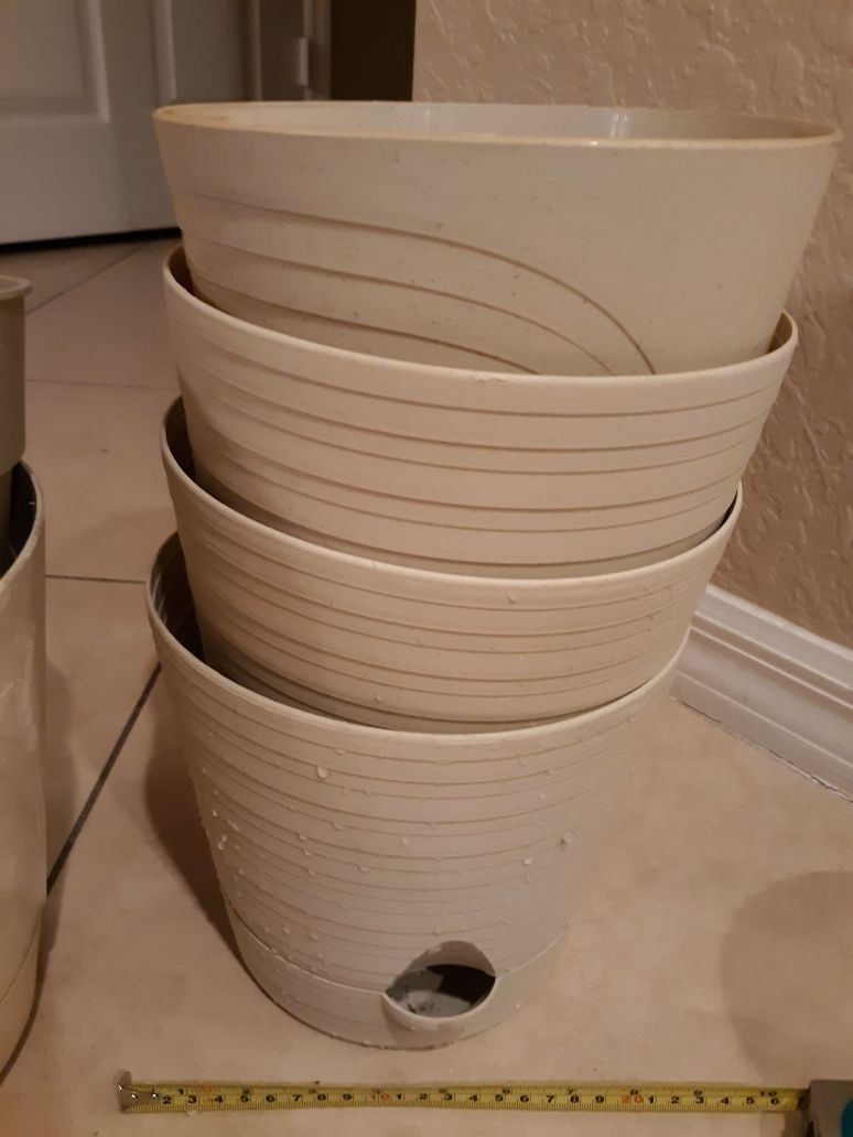 Gardening pots