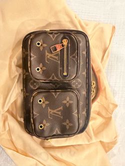 LOUIS VUITTON Monogram Utility Crossbody