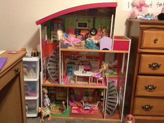 Barbie type doll house