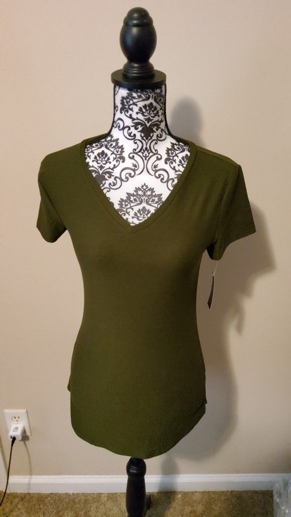 No Boundaries Brushed V Neck T Shirt Size Small