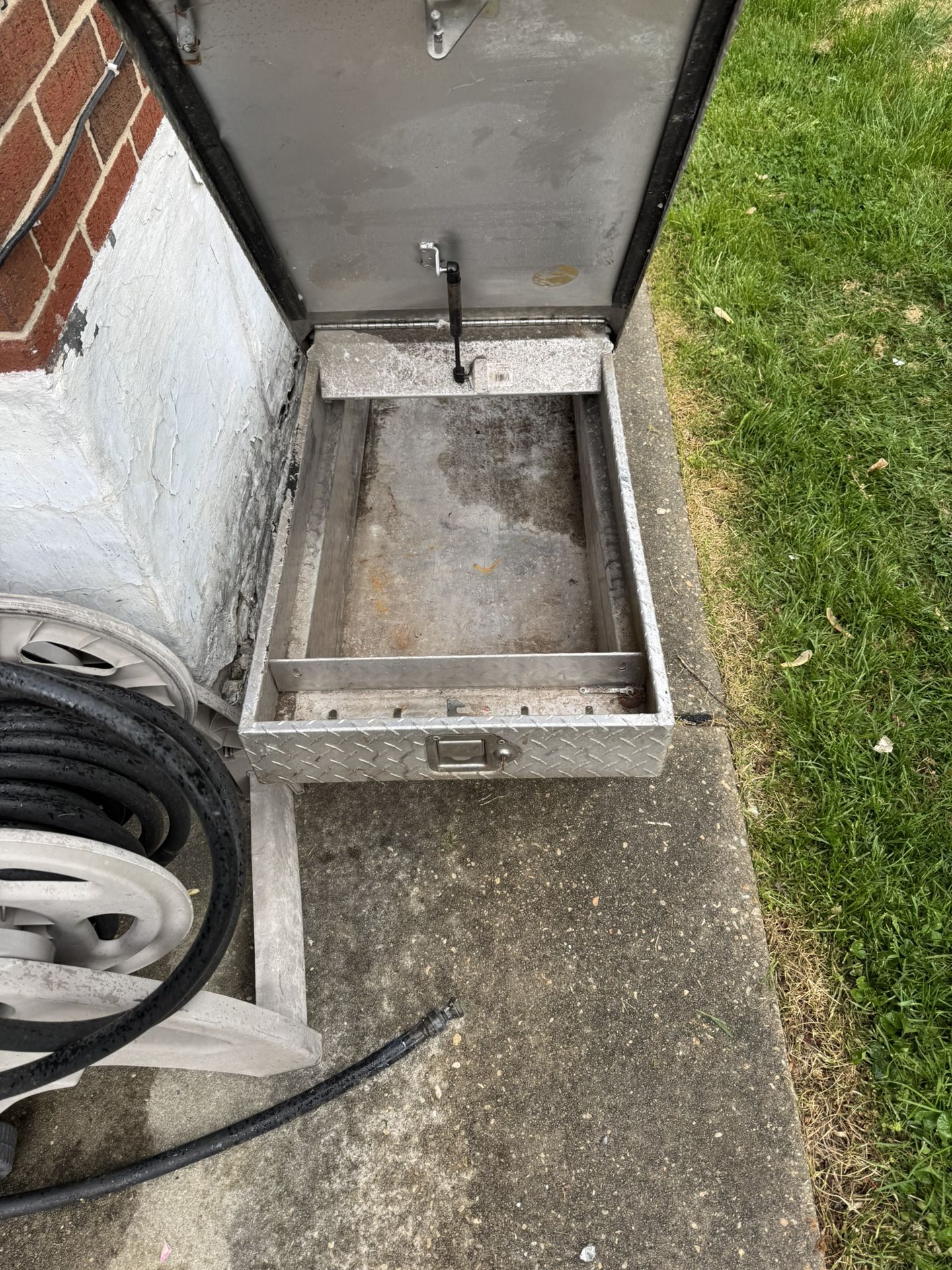 Truck toolbox