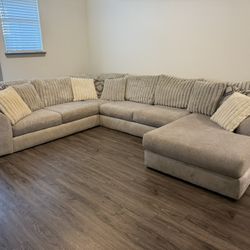 Moreau Street 3 Pc Right Arm Chaise Sectional Oversized 