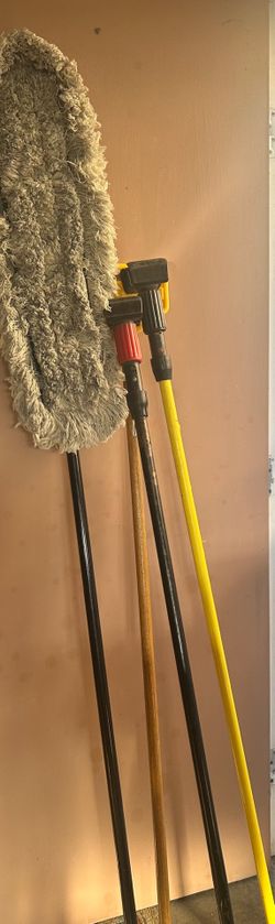 Commercial Dry dust mop and 3 mop stick