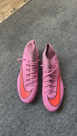 Women’s cleats