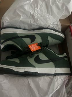 Nike dunk low retro SE