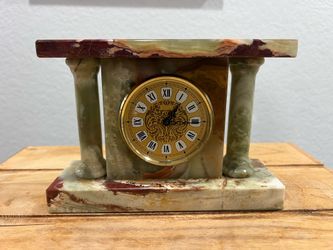 Art Deco vintage onyx architectural mantel clock