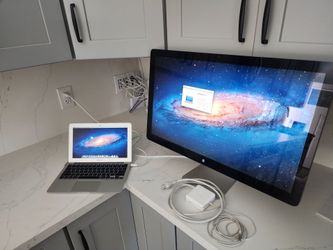 Mac book air 11.6-inch and Apple Thunderbolt Display, a 27-inch desktop monitor