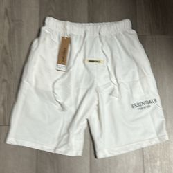 ESSENTIALS white shorts