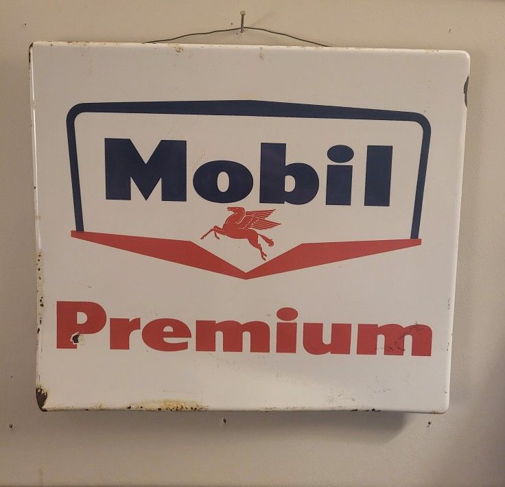 Mobil Porcelain Pump Plate 