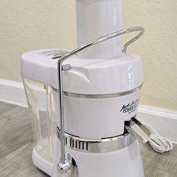 Jack LaLanne's Power Juicer / Juicing Machine