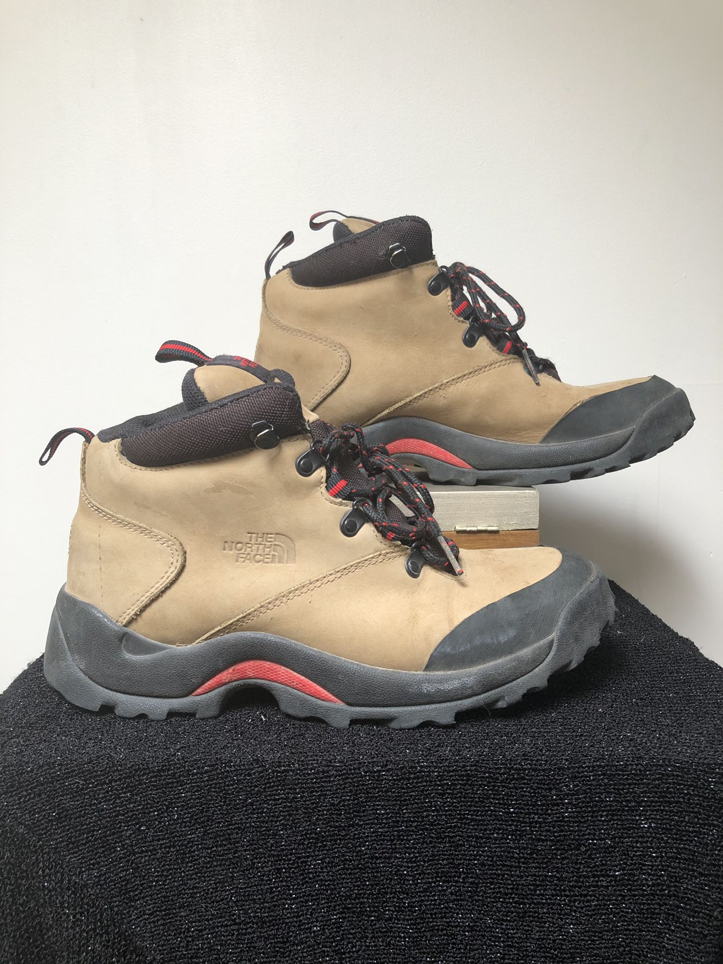 THE NORTH FACE women’s waterproof boot size 9.5