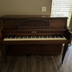 Currier Piano