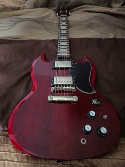 Epiphone SG Standard / G-400 Electric Guitar Red Cherry Color Black Pickguard Year 2010