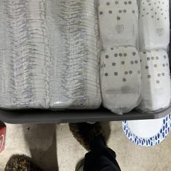 Size One Pampers Diapers 