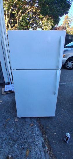 GE white Refrigerator- Can Deliver