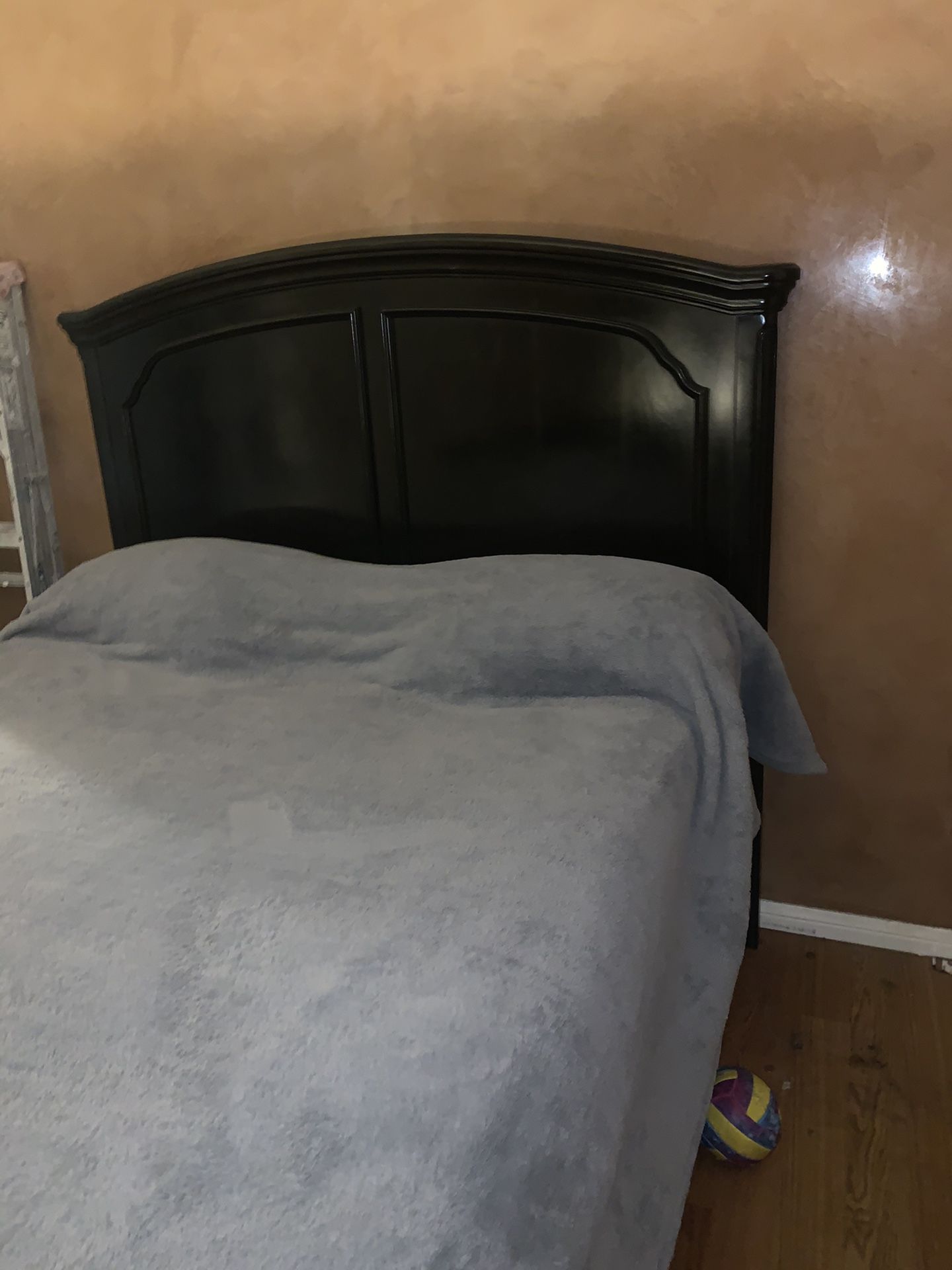 Bed and dresser free