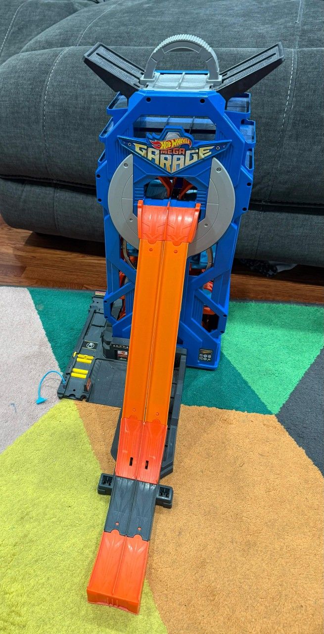 Hot Wheels Mega Garage