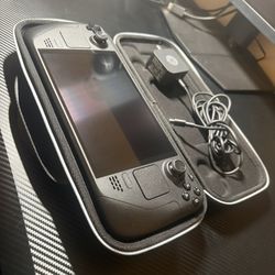 Steam Deck 256GB – Excellent Condition – Includes Case & Official Charger