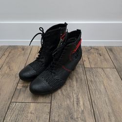 REMONTE black and red size 40 womens lace up boots with zipper (contact info removed)554 