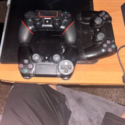 PS4 With 3 Controllers And A Keyboard And Mouse