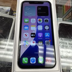 Apple iPhone XR 64gb white unlocked 81 Percent Battery Health 