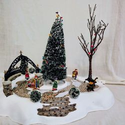 CHRISTMAS - DEPT 56 - All Around The Park - Electric Animated Park Scene
