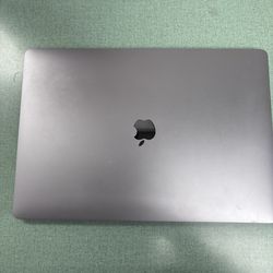 2019 MacBook Pro with Touchbar 500 GB i7