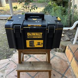 Dewalt 2.0 Tough System XL Tool Box