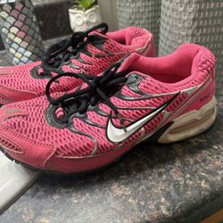 Women’s Athletic Shoes 